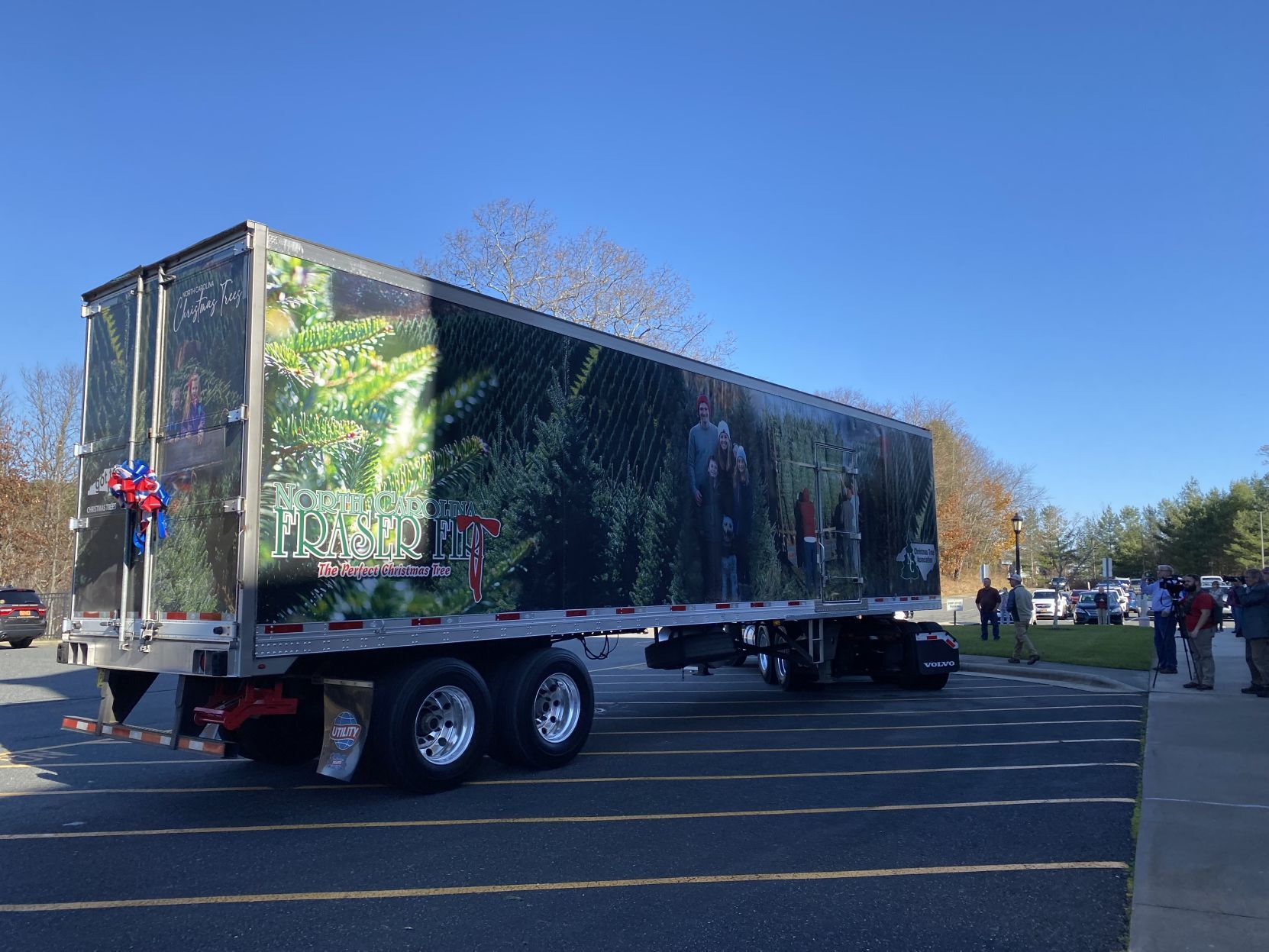 2021 white house christmas tree truck